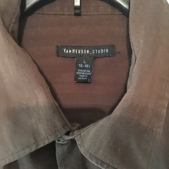 Multiple Shirts - Picture 5 of 8